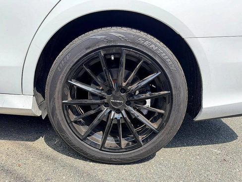 Used 2017 Mercedes-Benz E 300 4MATIC image 8