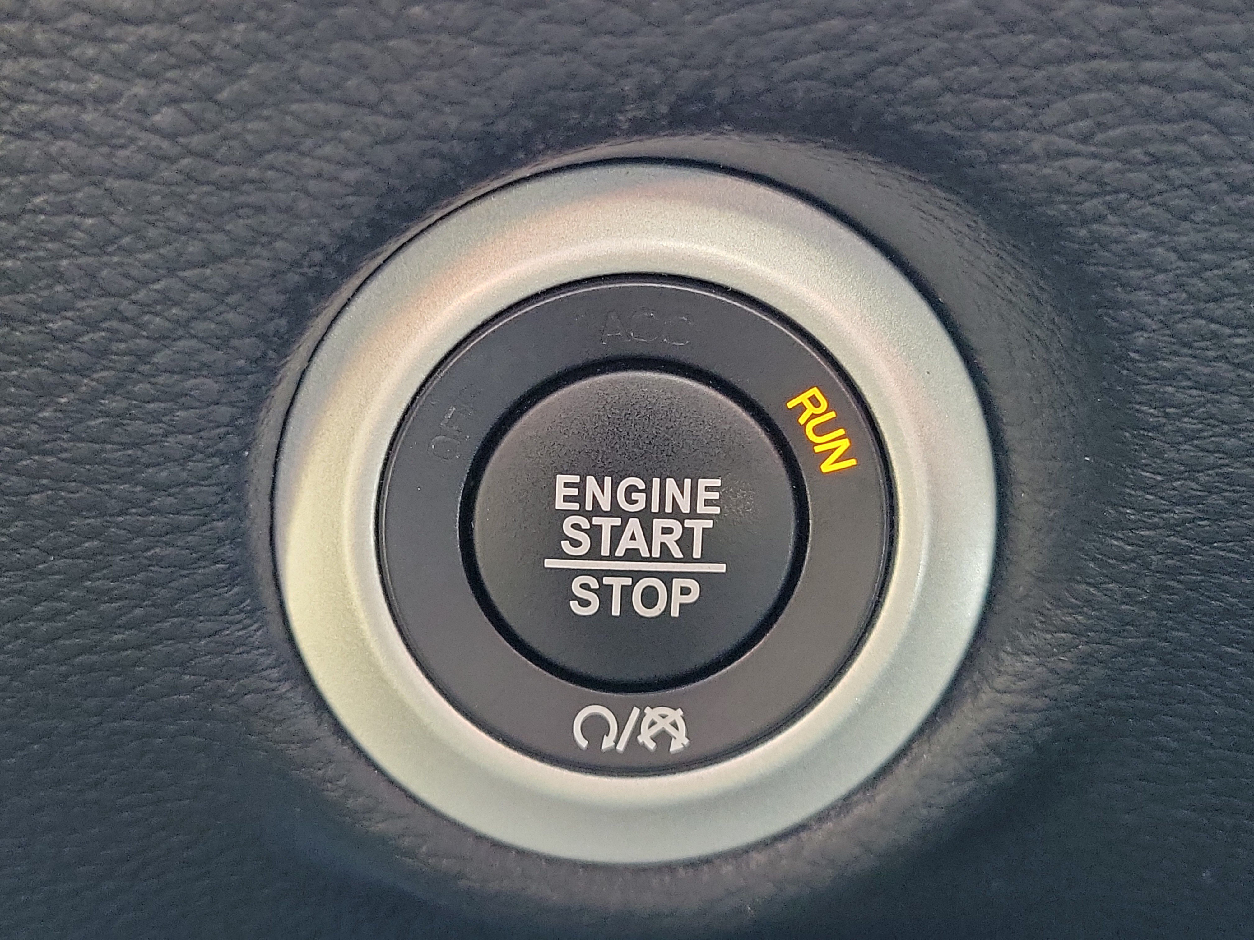 Used 2025 Chrysler Pacifica Limited FWD image 27