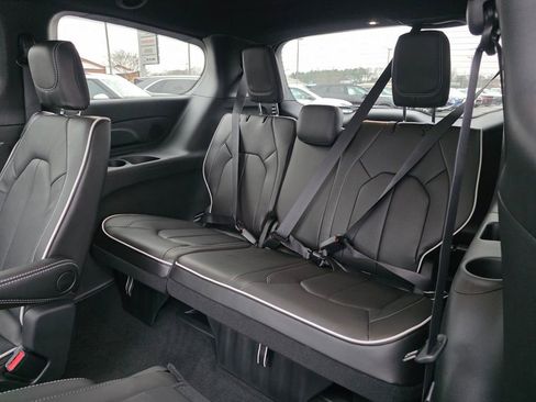 New 2026 Chrysler Pacifica Limited w/ S Appearance Package image 32