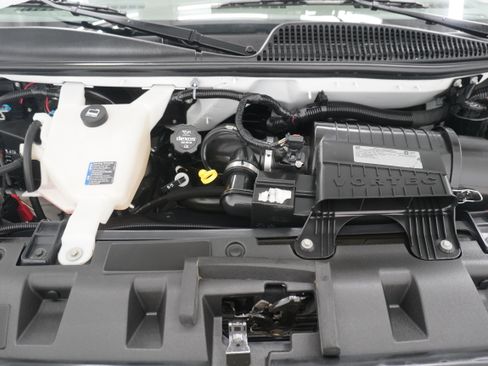 Used 2018 Chevrolet Express 2500 w/ Driver Convenience Package image 21