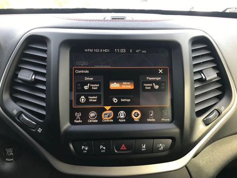 Used 2016 Jeep Cherokee Trailhawk w/ Comfort/Convenience Group image 23