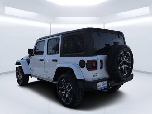 Used 2024 Jeep Wrangler Unlimited w/ Convenience Group AWD/4WD image 5