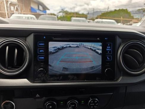 Used 2018 Toyota Tacoma 2WD Double Cab image 13