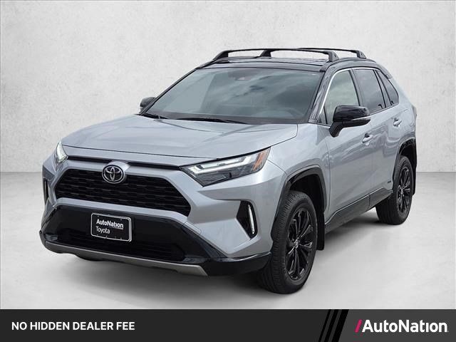 Used 2025 Toyota RAV4 XSE w/ Weather Package AWD/4WD image 1