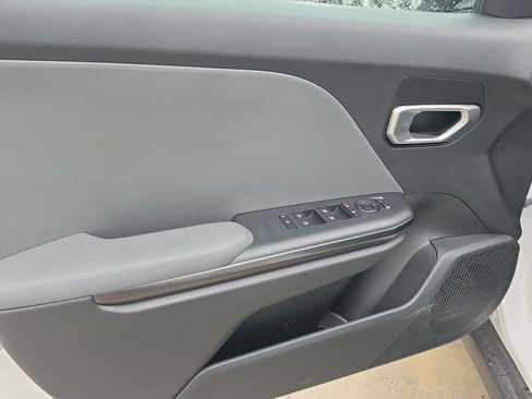 New 2026 Kia K4 FWD image 17