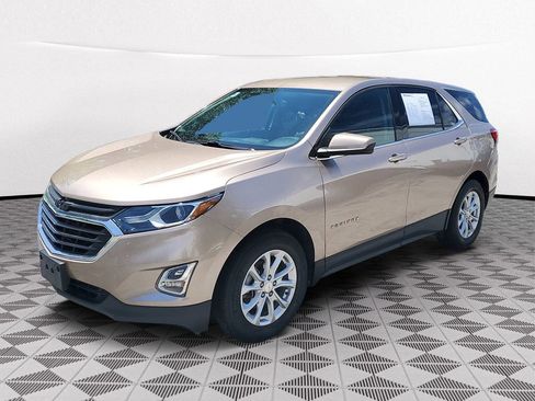 Used 2019 Chevrolet Equinox LT FWD image 2