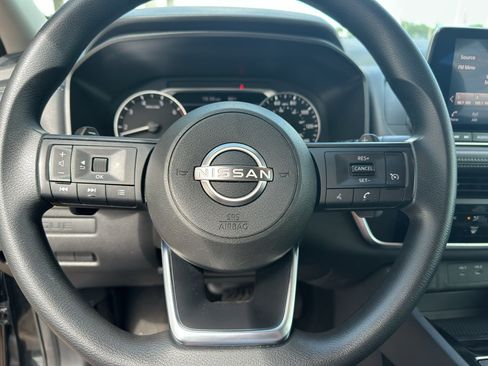 Used 2024 Nissan Rogue S AWD/4WD image 13