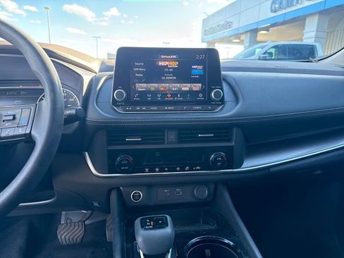 Used 2023 Nissan Rogue SV image 21
