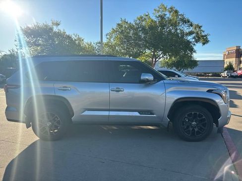 Used 2024 Toyota Sequoia Platinum AWD/4WD image 4