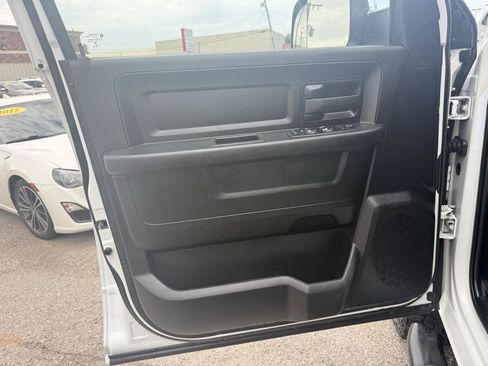 Used 2022 RAM 2500 Tradesman w/ Chrome Appearance Group AWD/4WD image 13
