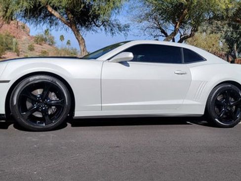 Used 2015 Chevrolet Camaro SS w/ RS Package image 5