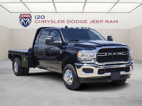 Used 2024 RAM 3500 Tradesman w/ Chrome Appearance Group AWD/4WD image 1