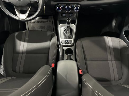 Used 2023 Hyundai Venue SEL image 26
