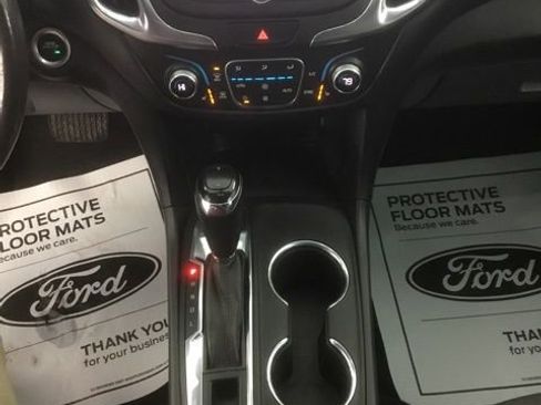 Used 2019 Chevrolet Equinox LT image 34