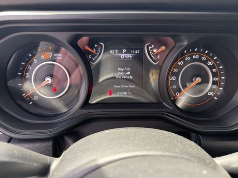 Used 2024 Jeep Wrangler Sport S image 5