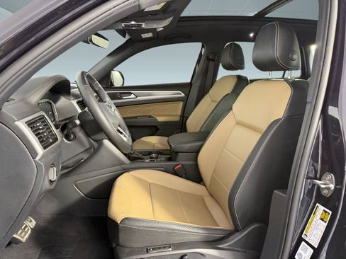 Used 2022 Volkswagen Atlas Cross Sport SEL R-Line image 4