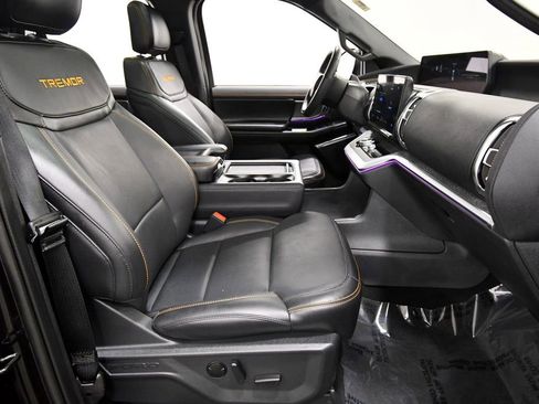 Used 2025 Ford Expedition Tremor AWD/4WD image 20