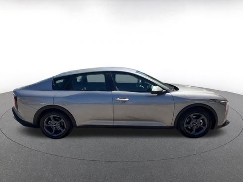 Used 2025 Kia K4 LXS FWD image 16