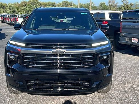 New 2026 Chevrolet Traverse High Country image 2