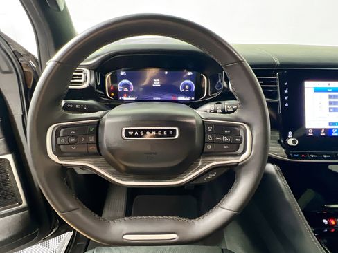 Used 2022 Jeep Wagoneer Series III w/ Premium Group I image 17