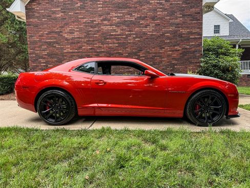 Used 2013 Chevrolet Camaro SS w/ SS Performance Package RWD image 36