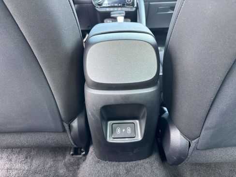 Certified 2025 Hyundai Elantra SEL image 11