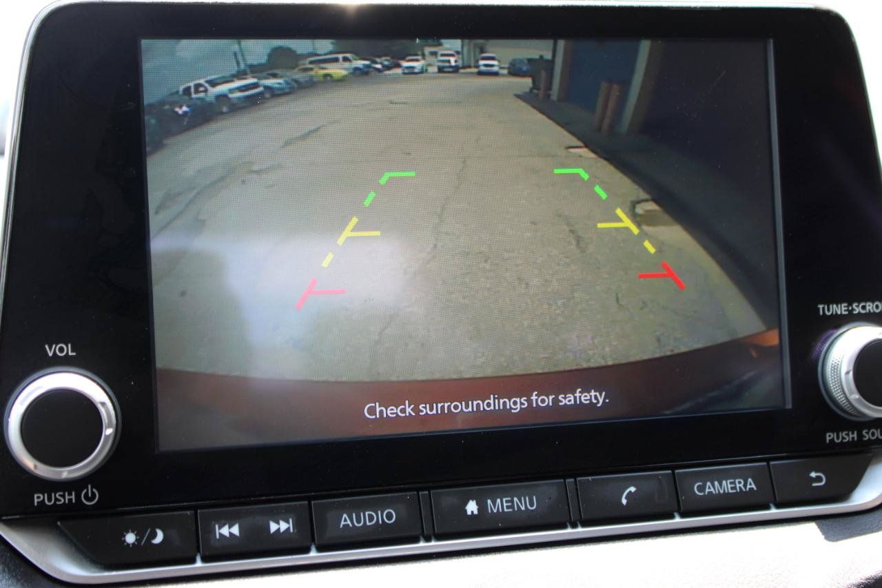 Used 2023 Nissan Sentra SR FWD image 32