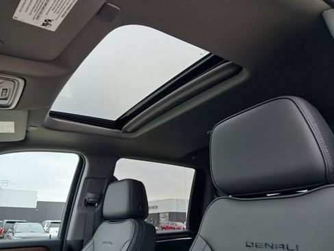 New 2026 GMC Sierra 2500 Denali w/ Denali Reserve Package AWD/4WD image 30
