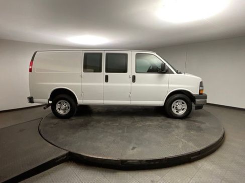 Used 2017 Chevrolet Express 3500 RWD image 9