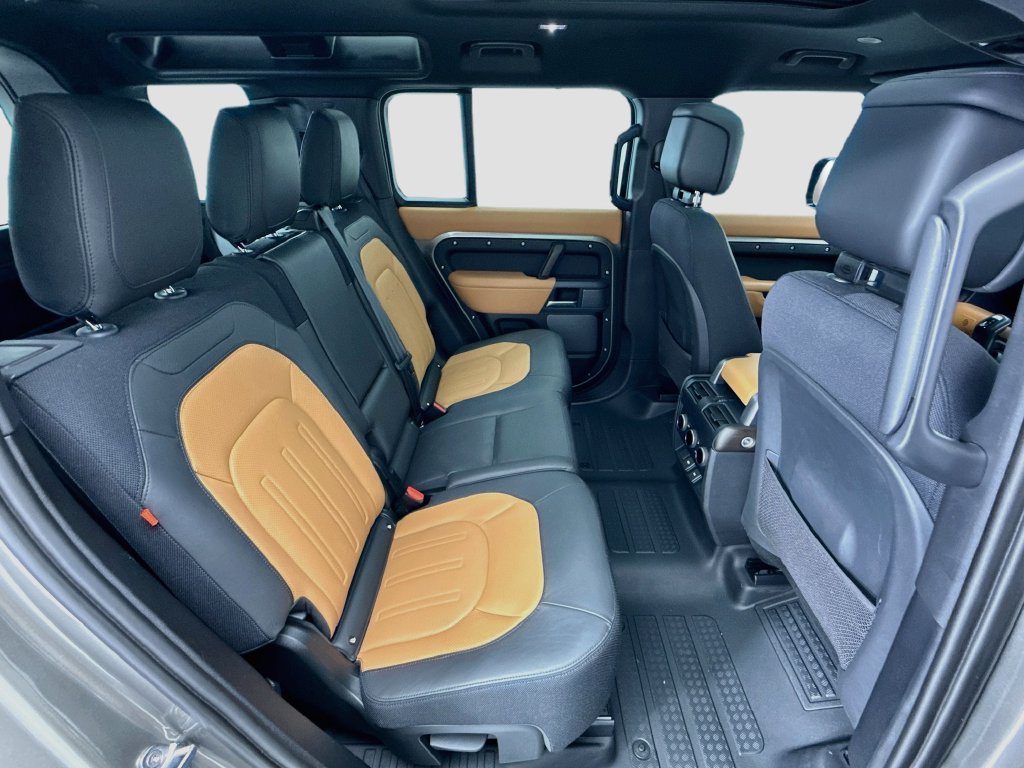 Used 2023 Land Rover Defender 110 X AWD/4WD image 21
