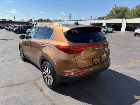 Used 2017 Kia Sportage EX w/ EX Technology Package FWD image 4