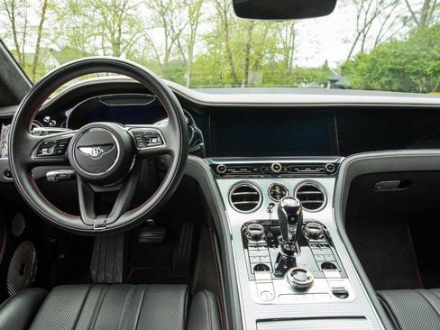 Used 2022 Bentley Continental GT AWD/4WD image 31