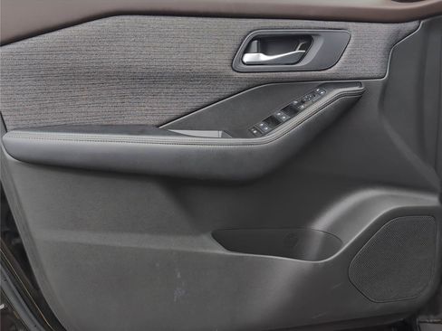 Used 2023 Nissan Rogue SV FWD image 19