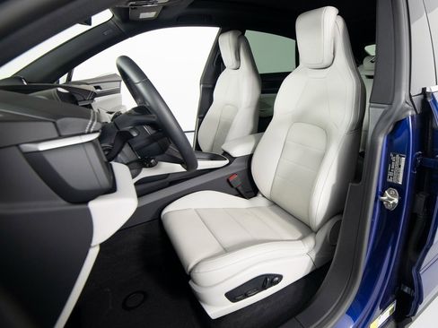 Certified 2025 Porsche Macan 4S Electric image 5