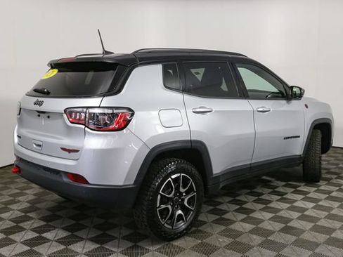 Used 2026 Jeep Compass Trailhawk AWD/4WD image 15