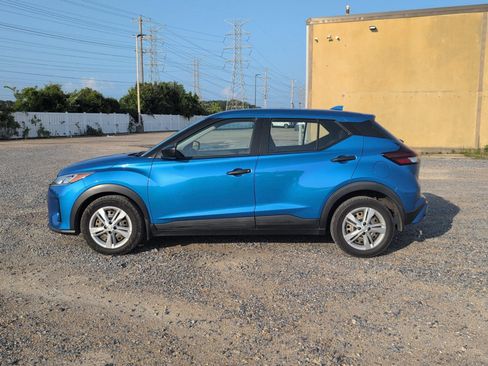 Used 2021 Nissan Kicks S FWD image 3