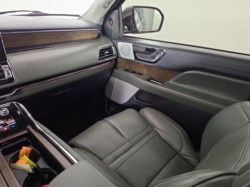 Used 2024 Lincoln Navigator L Black Label AWD/4WD image 37