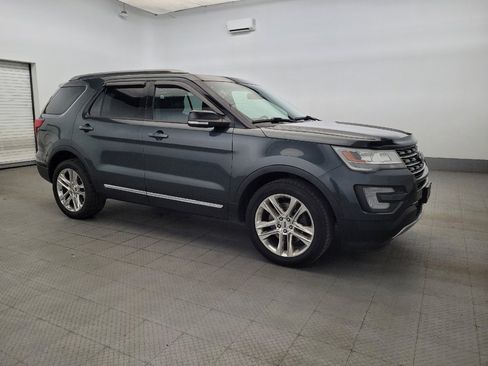 Used 2016 Ford Explorer XLT w/ Equipment Group 202A AWD/4WD image 11