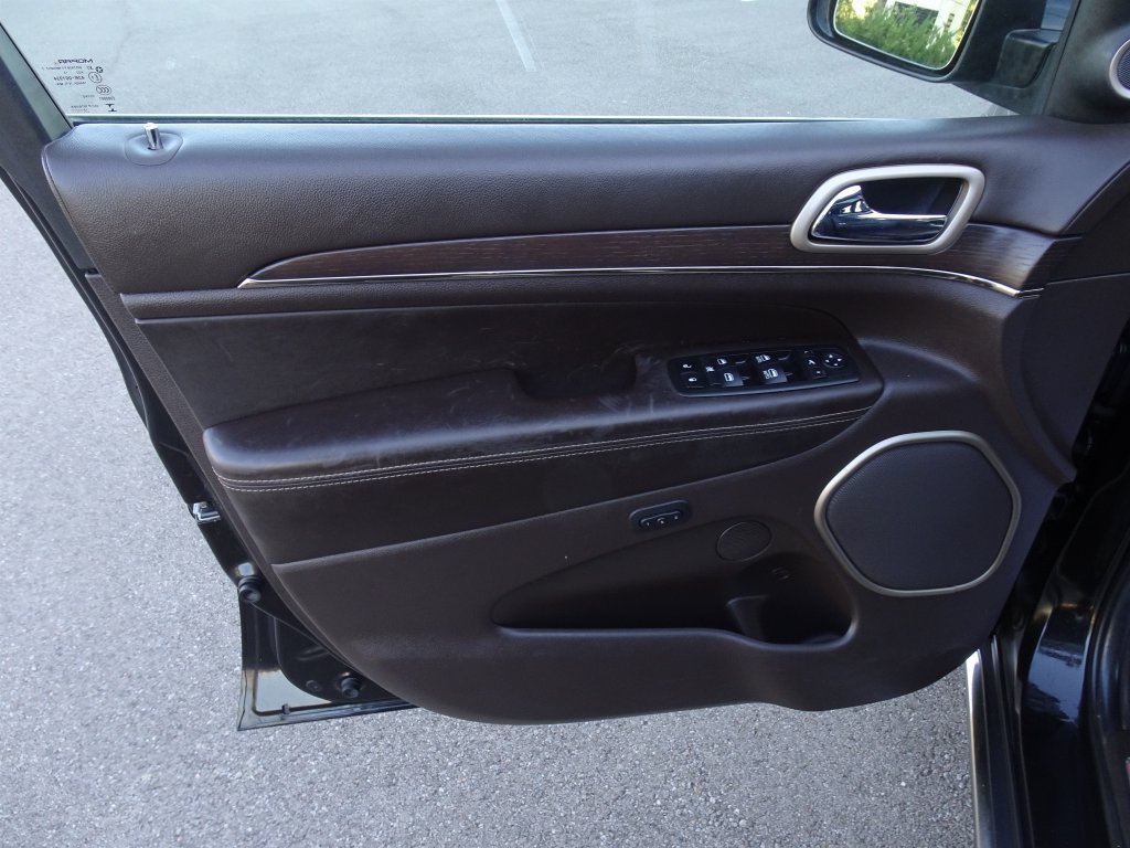 Used 2014 Jeep Grand Cherokee Summit AWD/4WD image 14