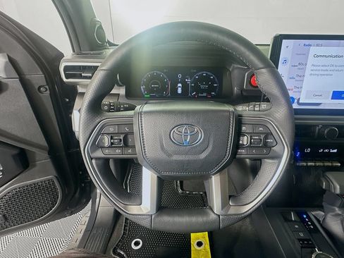 Used 2026 Toyota 4Runner TRD Off-Road Premium AWD/4WD image 11
