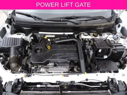 Used 2024 Chevrolet Equinox LT image 18