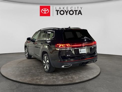 Used 2025 Volkswagen Atlas SE AWD/4WD image 5