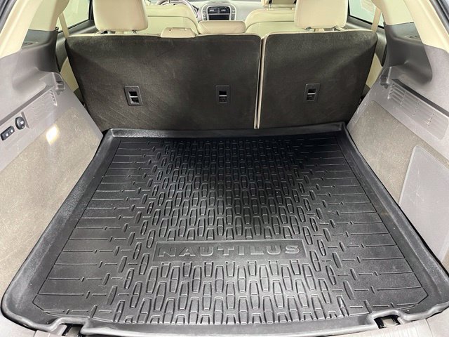 Used 2019 Lincoln Nautilus Premier AWD/4WD image 42