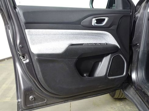 Used 2022 Jeep Compass Latitude image 16