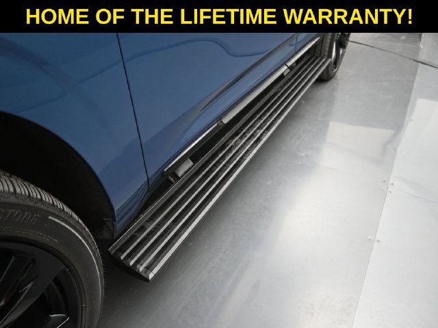 Used 2025 Cadillac Escalade Sport Platinum w/ LPO, Floor Liner Package AWD/4WD image 73