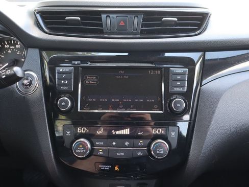 Used 2020 Nissan Rogue Sport SV w/ All-Weather Package AWD/4WD image 34