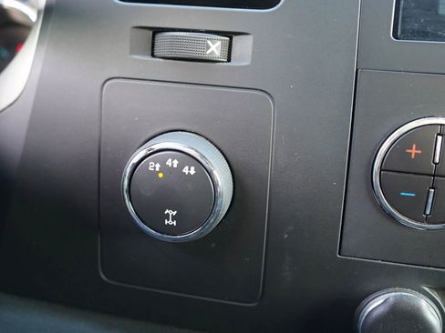 Used 2014 Chevrolet Silverado 2500 LT w/ Custom Sport Truck Package image 15