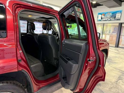 Used 2015 Jeep Patriot High Altitude FWD image 28