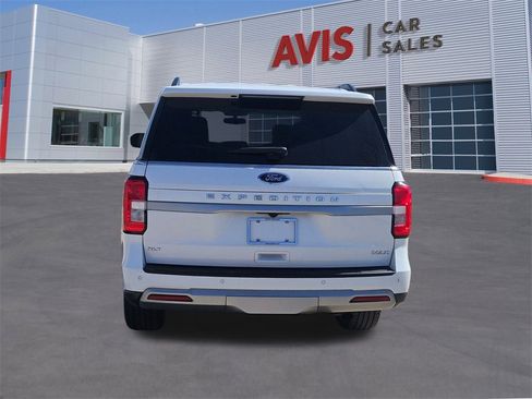Used 2024 Ford Expedition Max XLT image 5