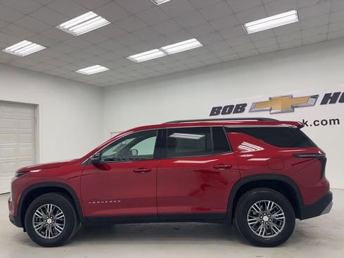 Used 2026 Chevrolet Traverse LT AWD/4WD image 8